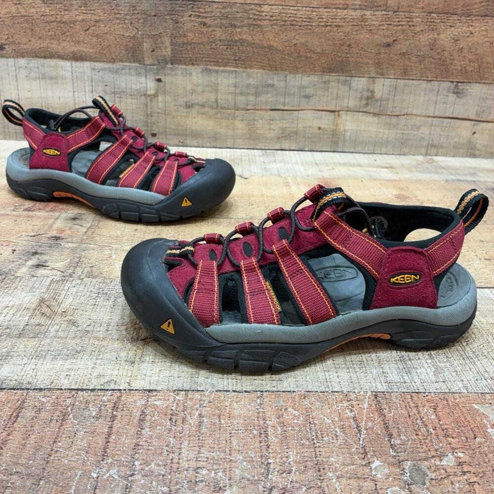 KEEN Sandals Womens Size 7.5 38 Red Fisherman Closed Toe Outdoor Comfort Shoes